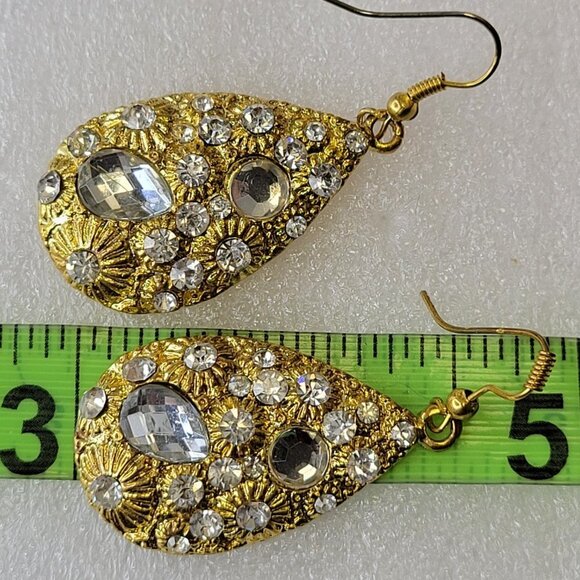Gold Tone Oval Earrings with embedded Glittering Clear Fashion Crystal Stones - Picture 6 of 13
